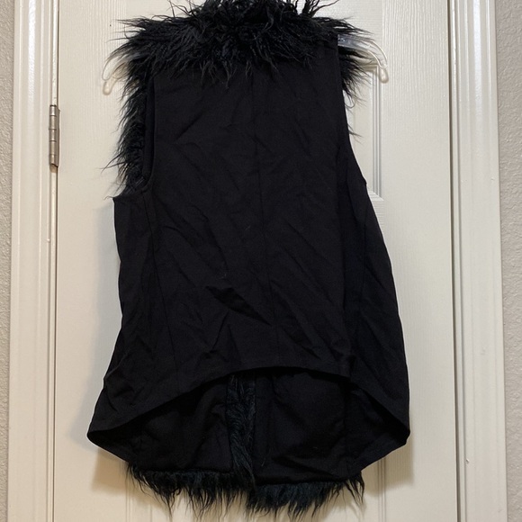 Cabi Black fuzzy vest - Picture 10 of 11